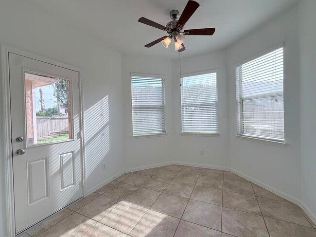 Building Photo - 2814 Ridgeglen Ln
