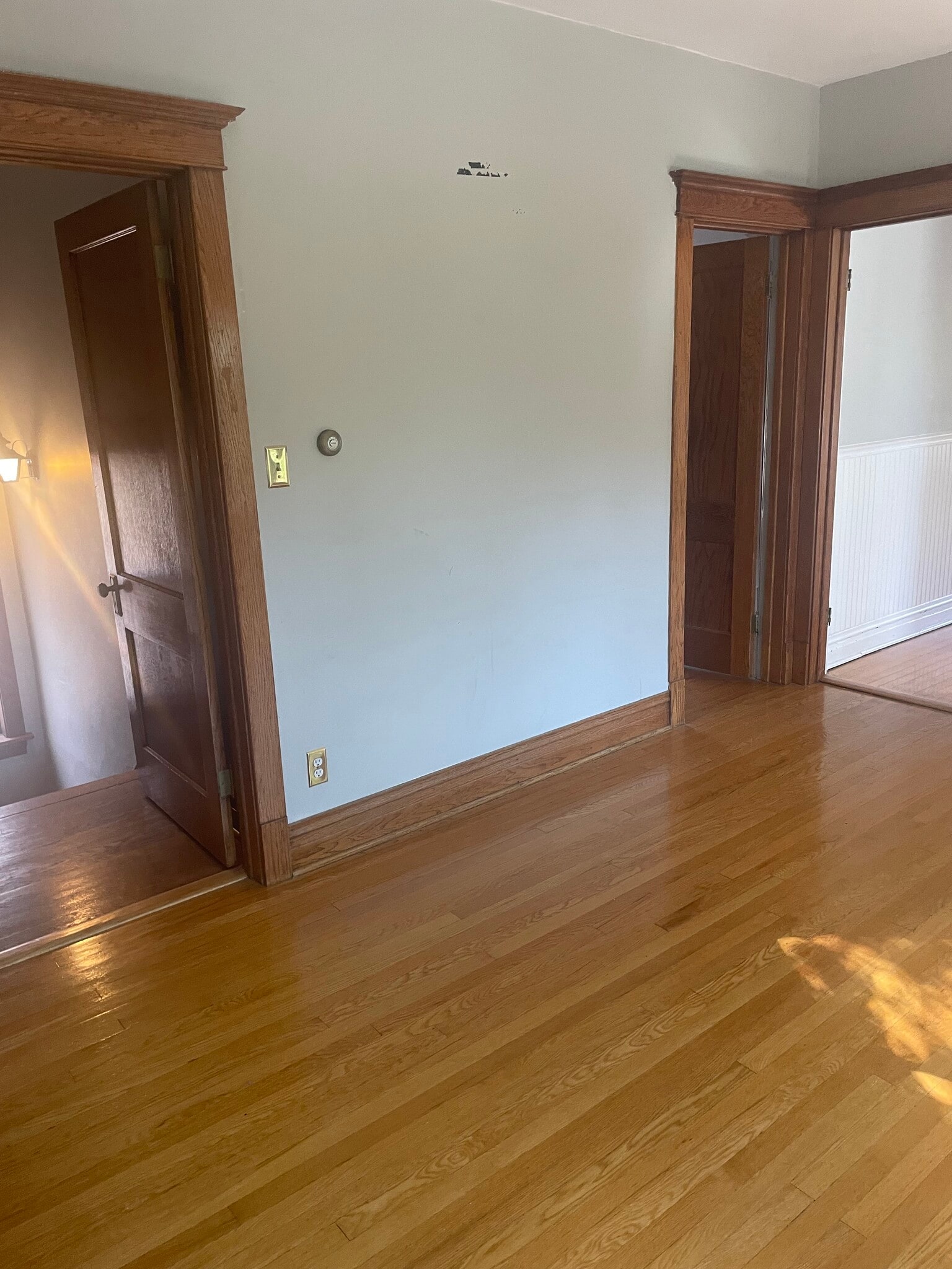 Building Photo - 1046 S Scoville Ave