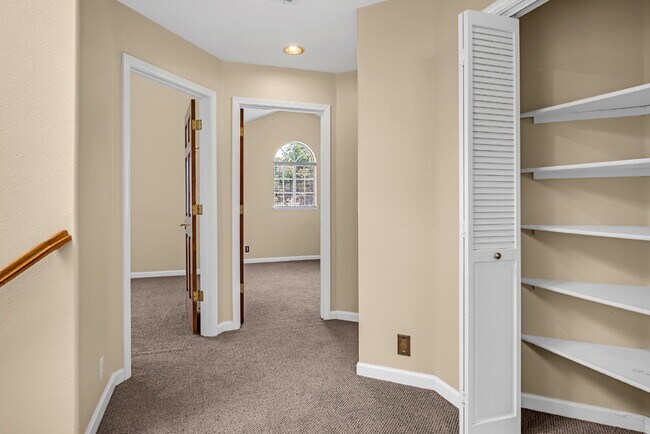 Building Photo - 2335 Benton Pl