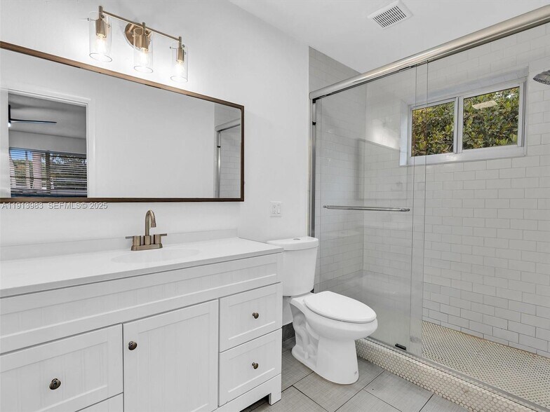 Building Photo - 4500 SW 42nd Ter