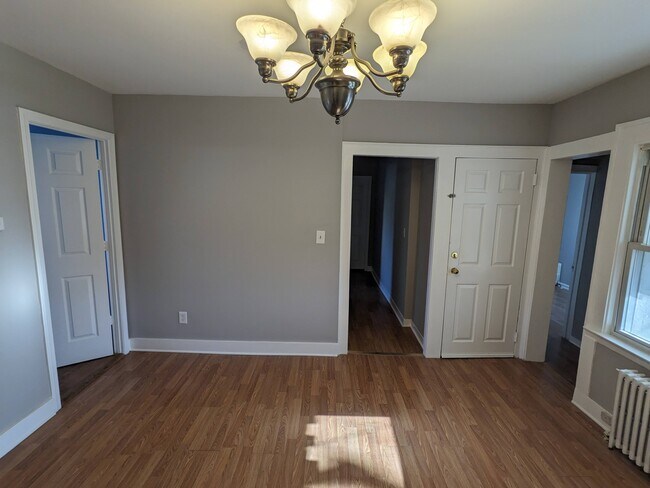 Building Photo - 386 Platt Ave