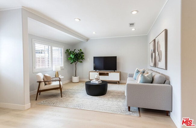 Building Photo - 14843 Morrison St