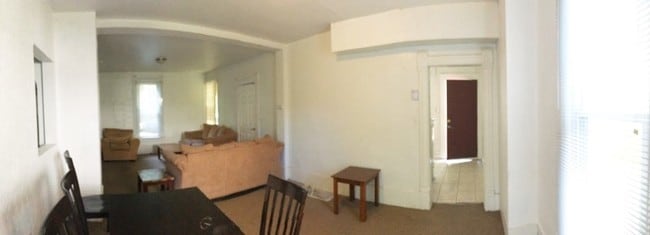 Building Photo - 404 S Busey Ave