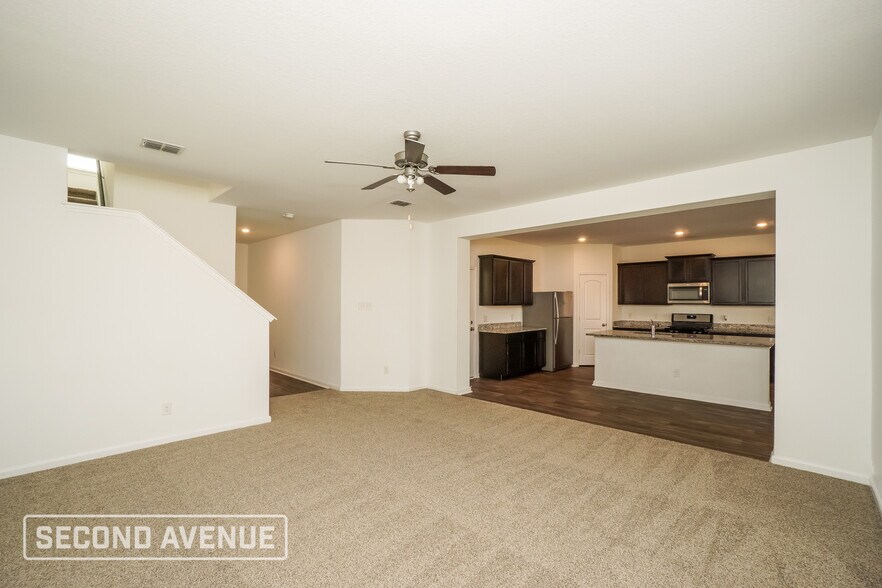 Building Photo - 3027 Jackson Smt