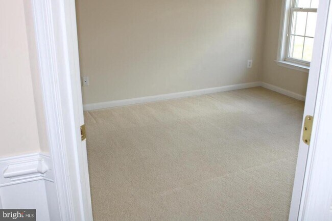 Building Photo - 41833 Bristow Manor Dr