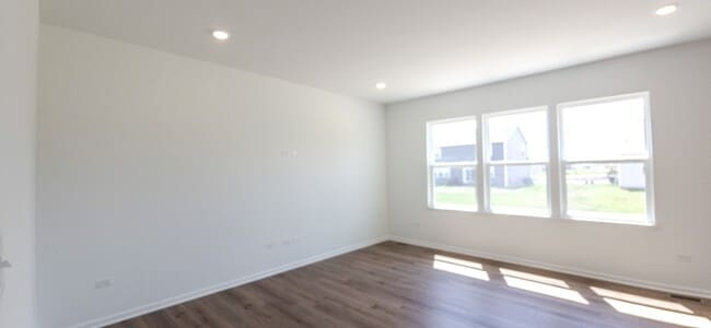 Building Photo - 8487 Redmond St