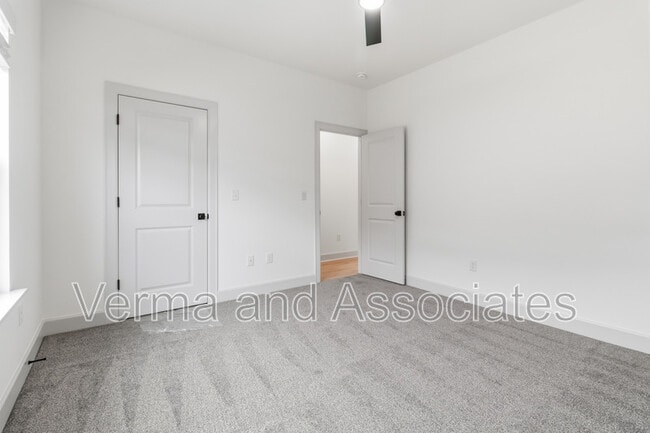 Building Photo - 920 Trestle Ln