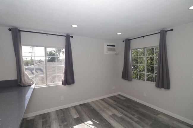 Building Photo - 4239 Swift Ave