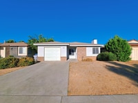 Building Photo - Central Unified District 3-bedroom 2-bathr...
