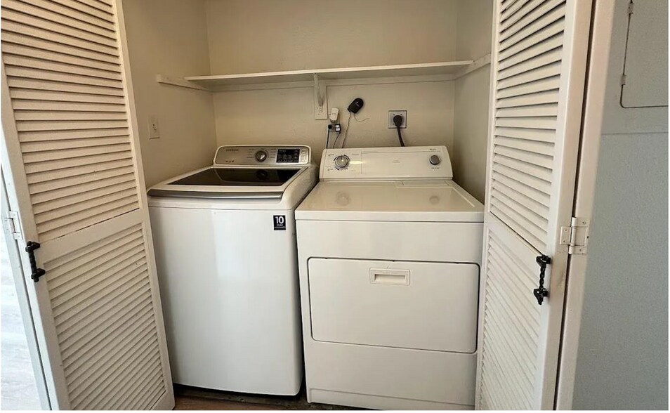 Washer and Dryer - 870 S Rancho Santa Fe Rd