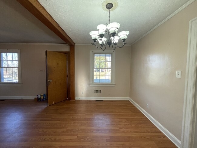 Building Photo - 270 Crescent Ln