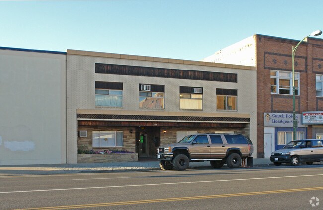 Building Photo - 215-219 W Yakima Ave