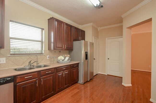 Building Photo - 2410 Crossmill Ln