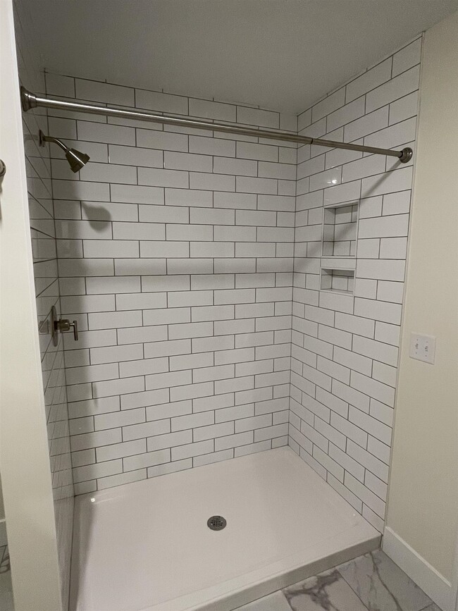 Building Photo - 15 Suffolk Rd