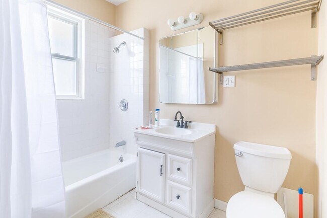 Building Photo - 24 Willis St