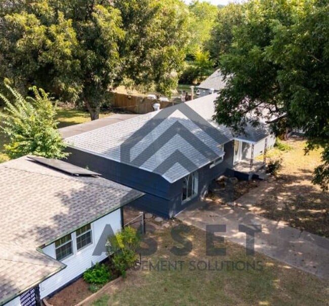 Building Photo - RENT TO OWN – Warr Acres!