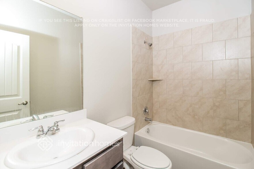 Building Photo - 2909 Colorado Dr