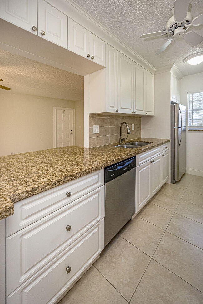 Building Photo - 14404 Canalview Dr