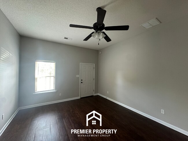 Building Photo - Charming 3BR/2BA Bartlett Area Home | High Ceilings & Hardwood Floors