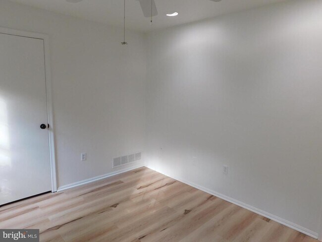 Building Photo - 87A W Bluebell Ln