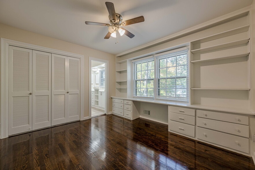 Building Photo - 6640 Williamson Dr