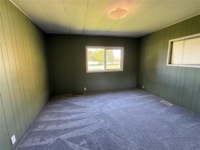 Building Photo - Country Living 2 Bedroom 2 Bathroom
