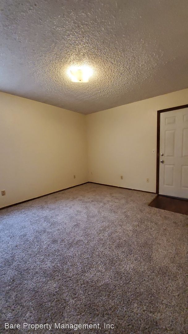 Building Photo - 2 br, 1 bath House - 2002 Twisted Oak Drive