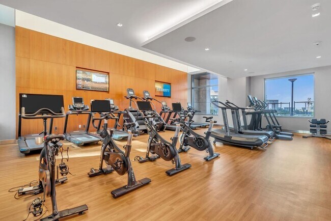 Building Photo - 99 Hudson St