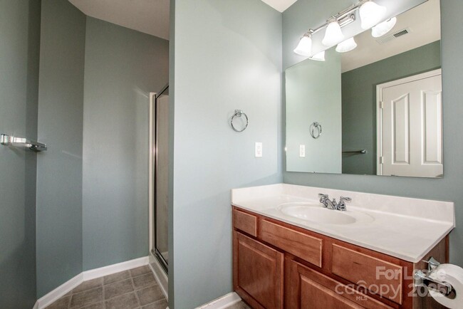 Building Photo - 9366 Greenheather Dr