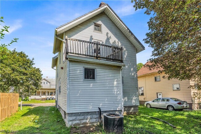 Building Photo - 1296 W Wilbeth Rd