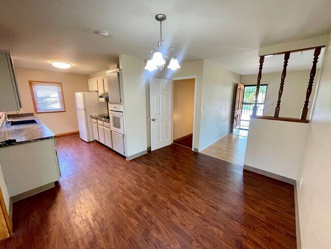 Building Photo - Charming 3 Bed, 2 Bath Home Near CSU & Old Town Fort Collins!