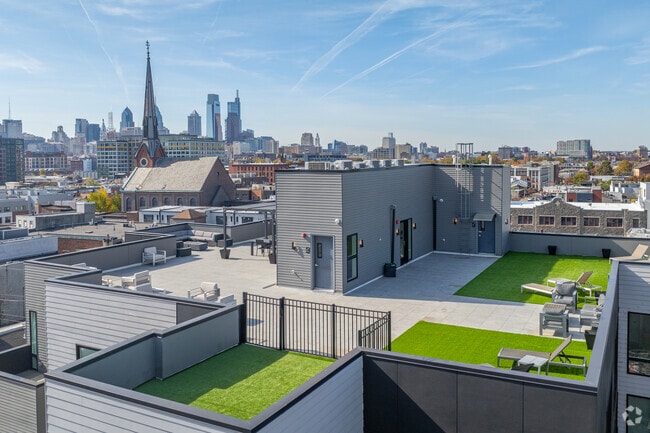 Roofdeck - 807 N 3rd St