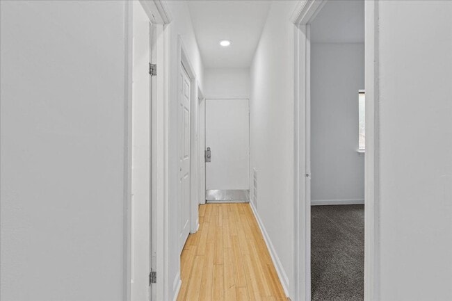 Building Photo - 1914 University Ave