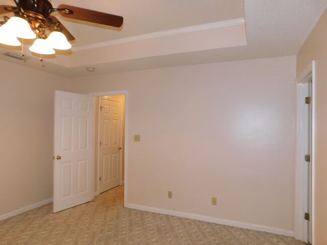 Building Photo - 3 Bedroom Home in Pebble Creek Subdivision