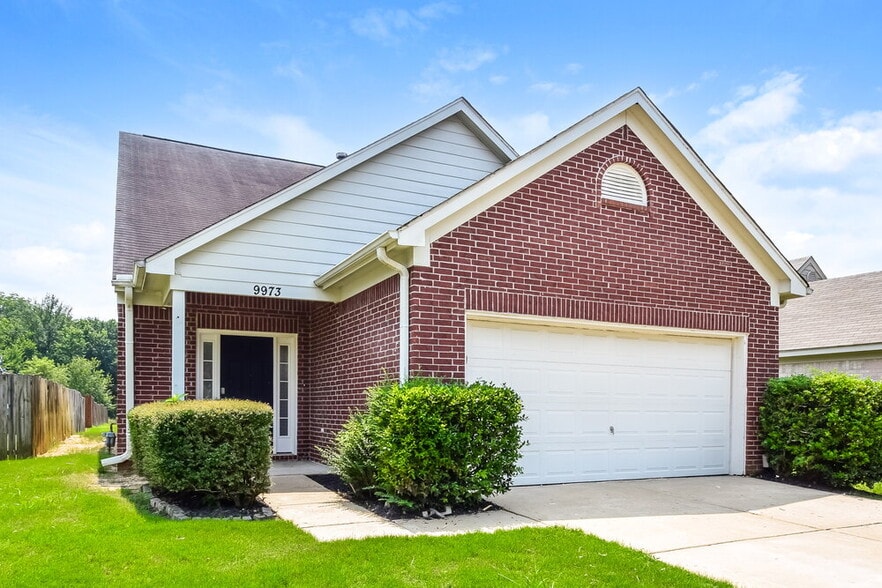 Building Photo - 9973 Fox Run Dr