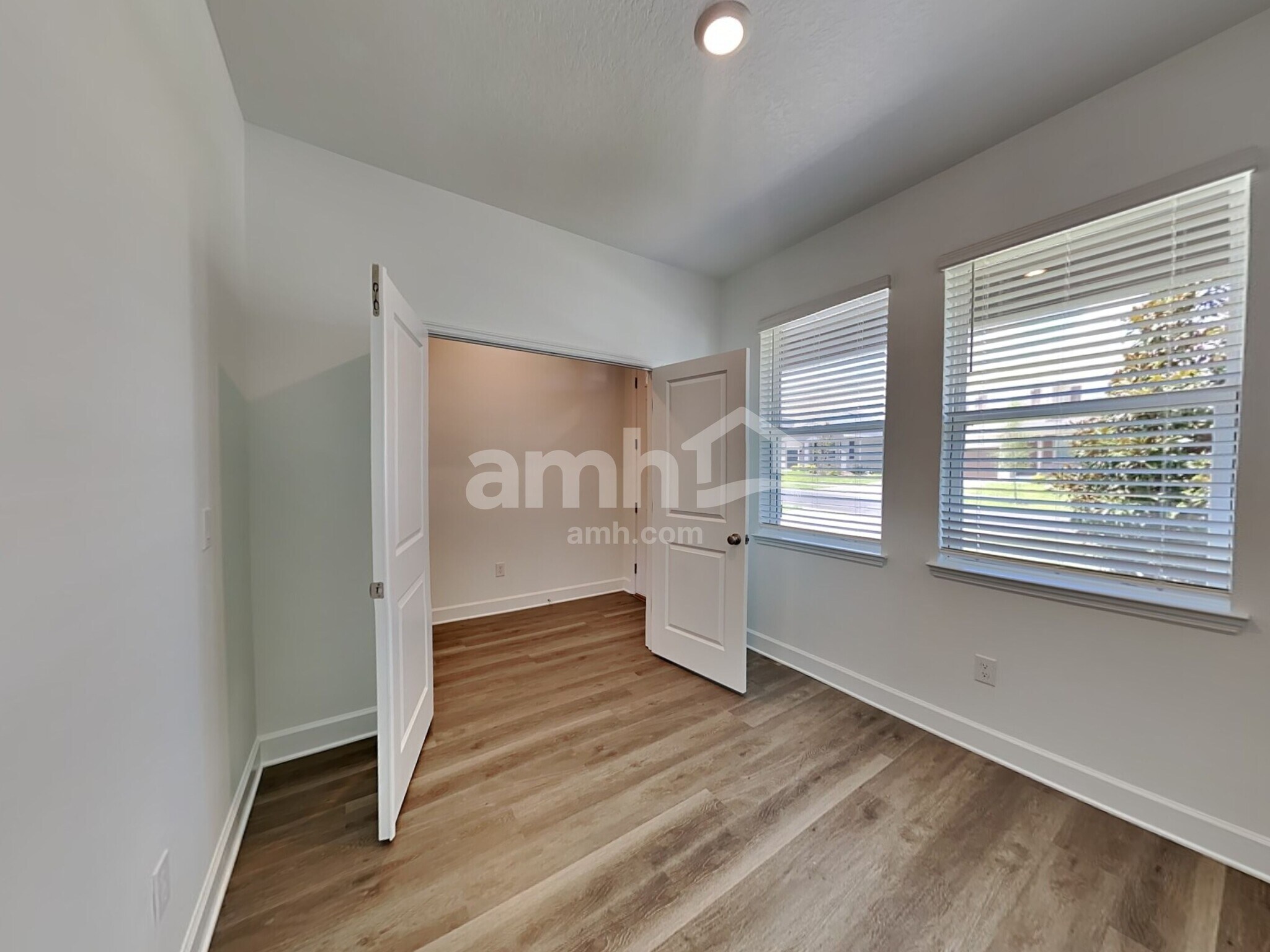 Building Photo - 37824 Dusty Saddle Ln
