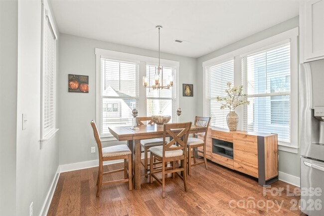 Building Photo - 554 Amalfi Dr