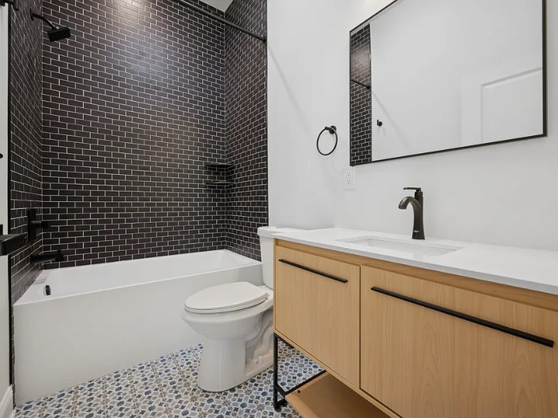 Building Photo - 2926 W Oxford St