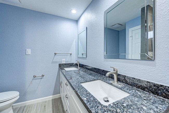 Building Photo - 3422 Mesquite Dr