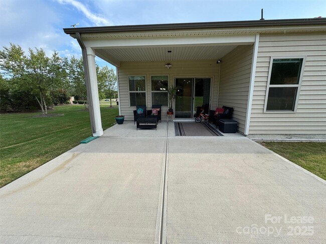 Building Photo - 4641 Collingham Dr