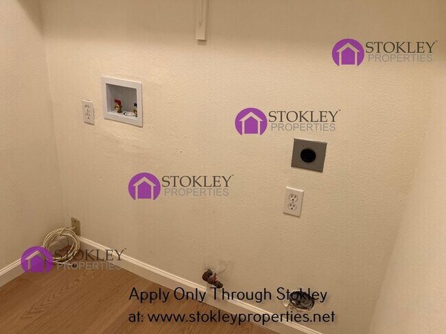 Building Photo - 1 Addison Ct