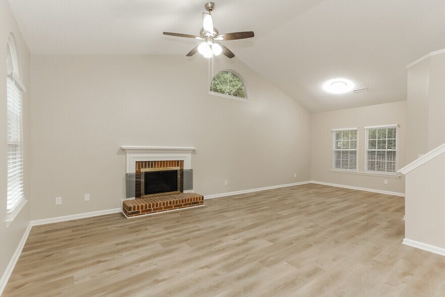 Building Photo - 7405 Chidley Dr