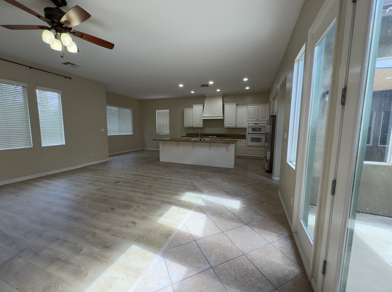 Building Photo - 5313 Pelican Hill Dr