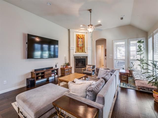 Building Photo - 915 Enchanted Wood Dr