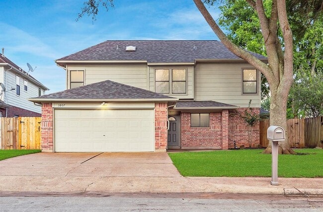 Primary Photo - 3807 Cedar Valley Dr