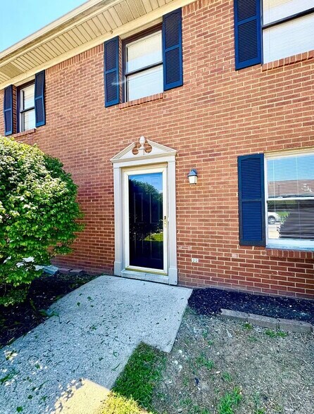 Building Photo - 206 S Keeneland Dr