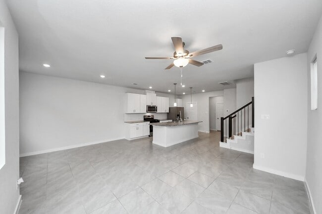 Building Photo - 3830 Glossy Lk Dr