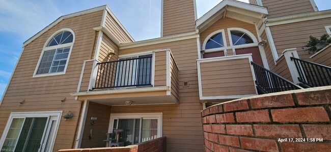 Building Photo - Centrally Located Village Green Two Story ...