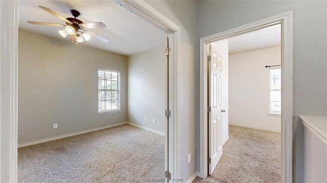 Building Photo - 211 Forest Dr Loop