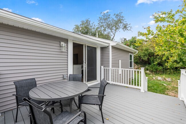 Building Photo - Newly renovated Winter Rental between Long Beach and Good Harbor!